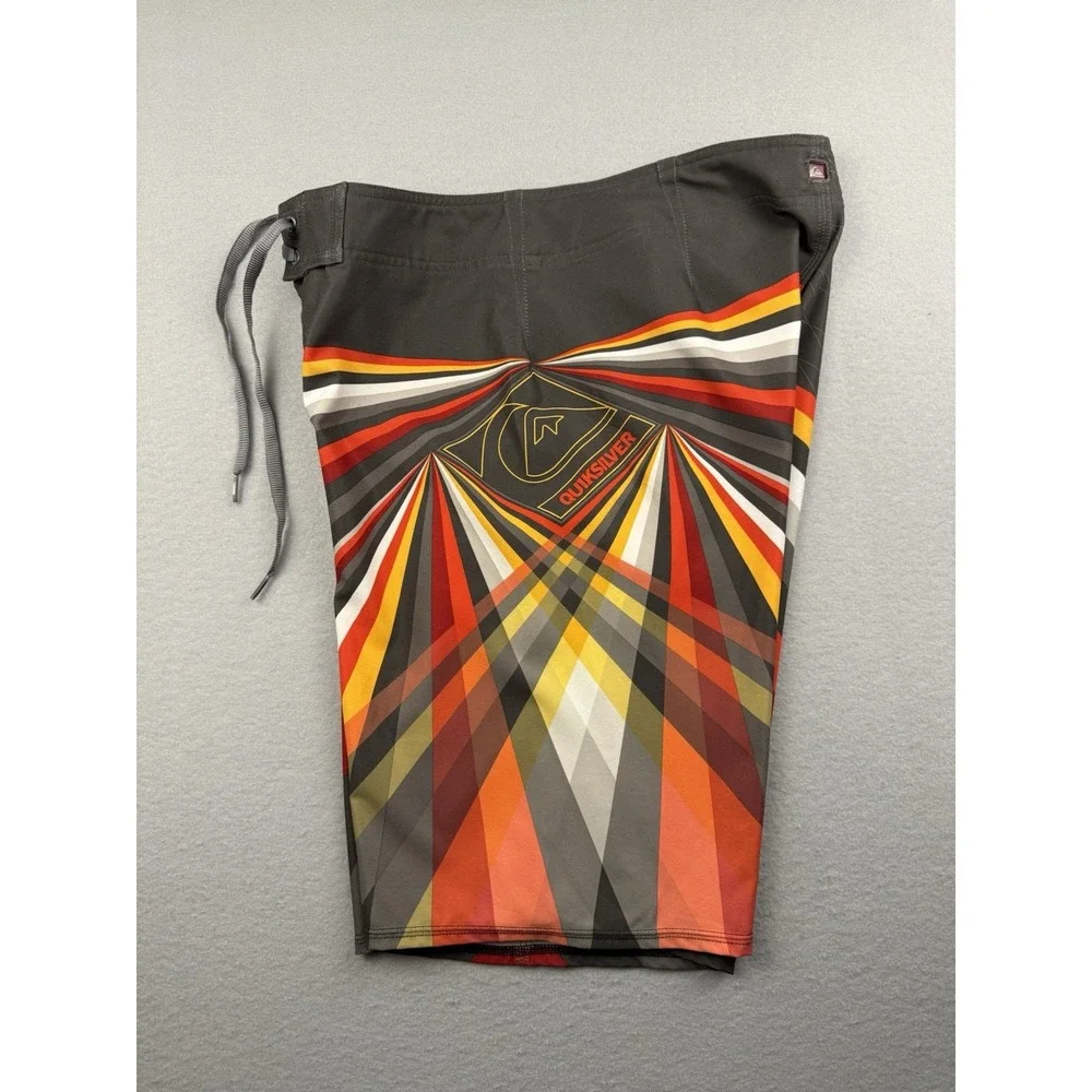 Y2K QuikSilver Board Shorts Men's Size 32 Multicolor Stripes